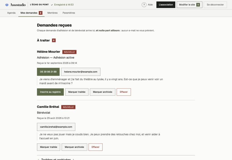 L'écran des demandes reçues : deux demandes à traiter, avec leur message et un bouton pour inscrire au registre.